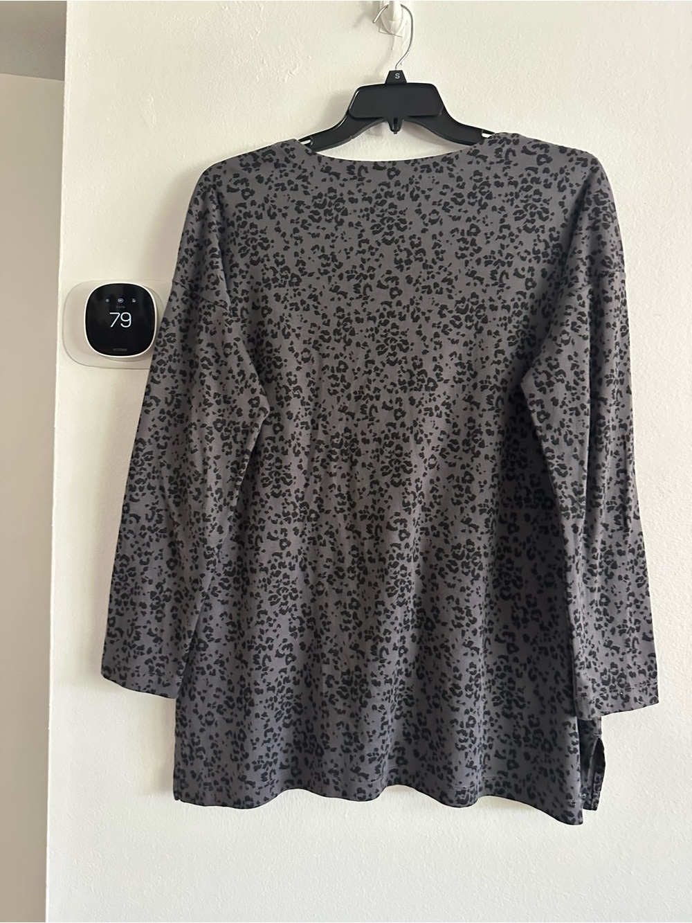 J.Jill 100 % supima cotton Gray Leopard Print Long Sleeve Top women large